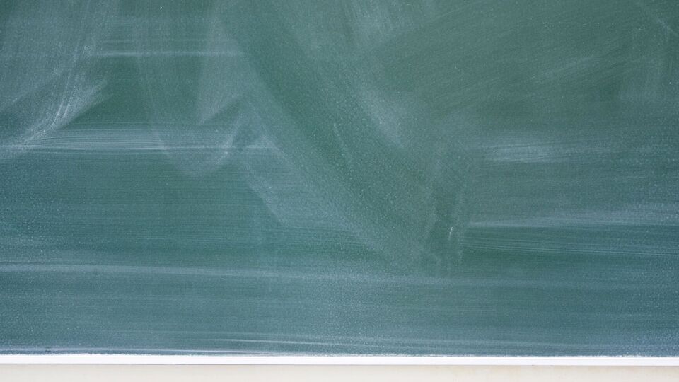 В управлении образования исполкома подчеркнули, что в психологической помощи в этой ситуации "нуждаются все"