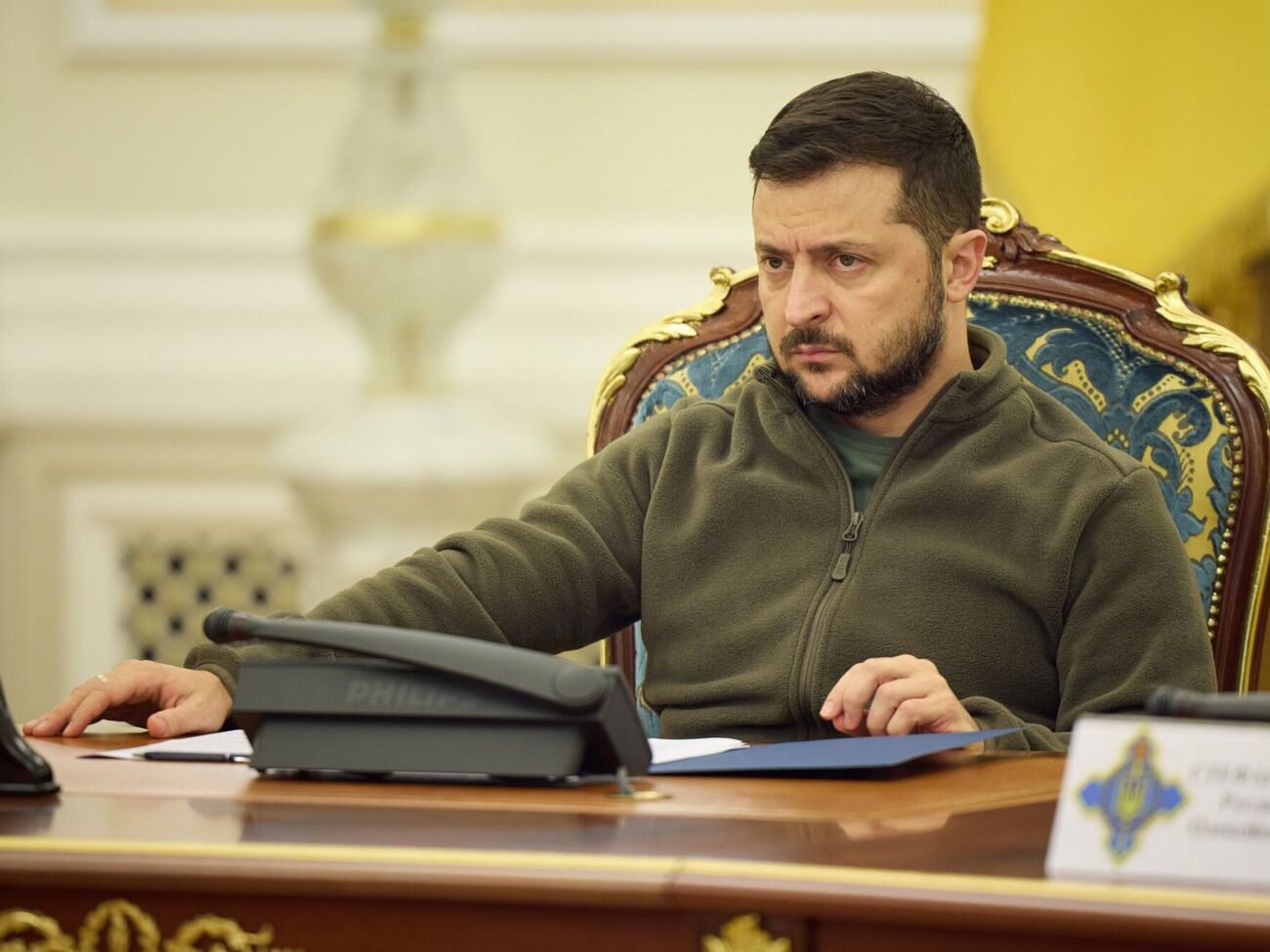 Зеленський: На звання "Герой України" заслуговують тільки ті, хто дійсно життя присвячує Україні