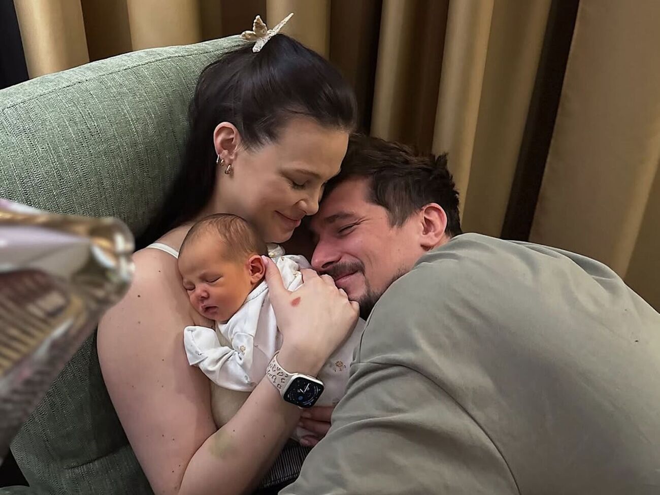 Позитив и Сахневич сообщили о рождении дочери 15 января