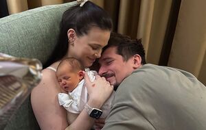 Позитив и Сахневич сообщили о рождении дочери 15 января