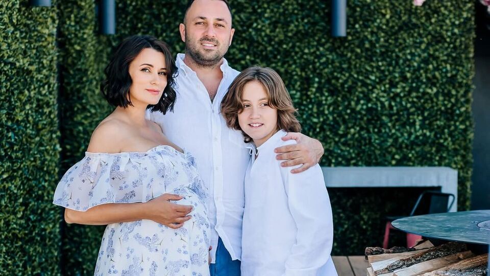 Глинская в браке с Большаковым, у которого есть сын от предыдущих отношений, родила двух дочерей