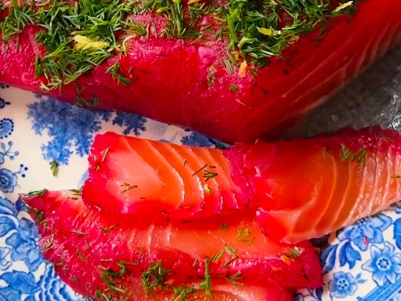 Слабосоленый лосось "гравлакс" готовится за одну ночь