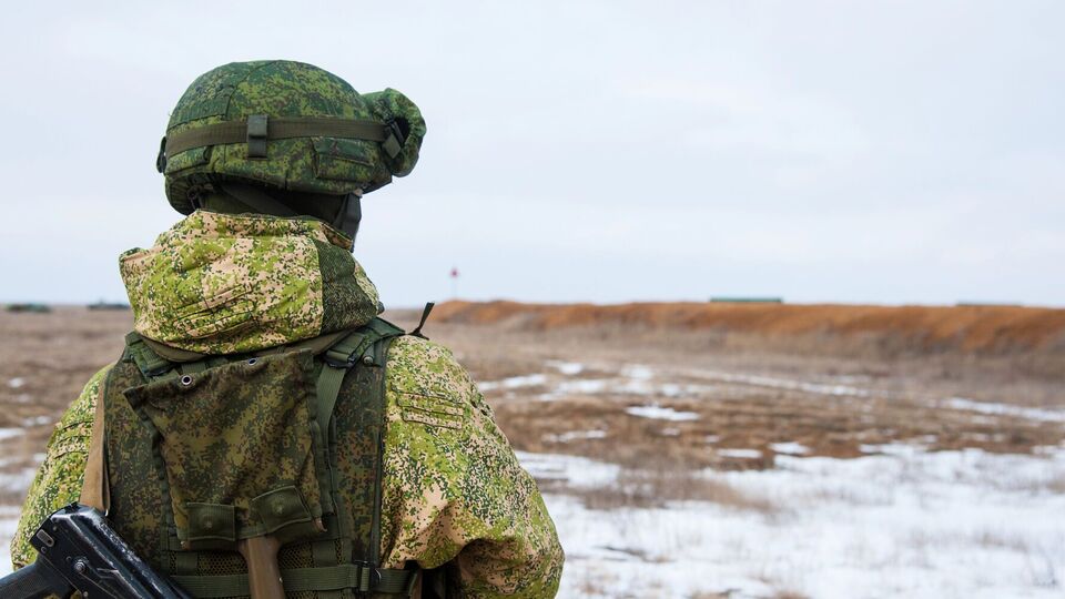 Оба дезертира – бывшие заключенные. Они отбывали наказание за преступления, связанные с насилием против людей