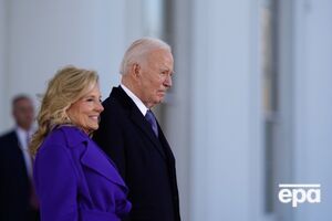 Супруги Байдены отправятся в Калифорнию, сообщил CNN