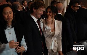 Цукерберг на инаугурации Трампа сидел между женой (слева) и невестой Безоса (справа)