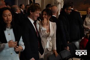 Цукерберг на инаугурации Трампа сидел между женой (слева) и невестой Безоса (справа)