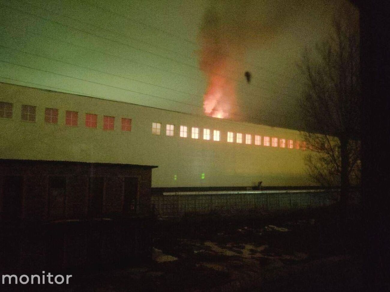 На атакованном предприятии россияне производят и модернизируют военные самолеты, в том числе штурмовики Су-25, пояснил руководитель ЦПД