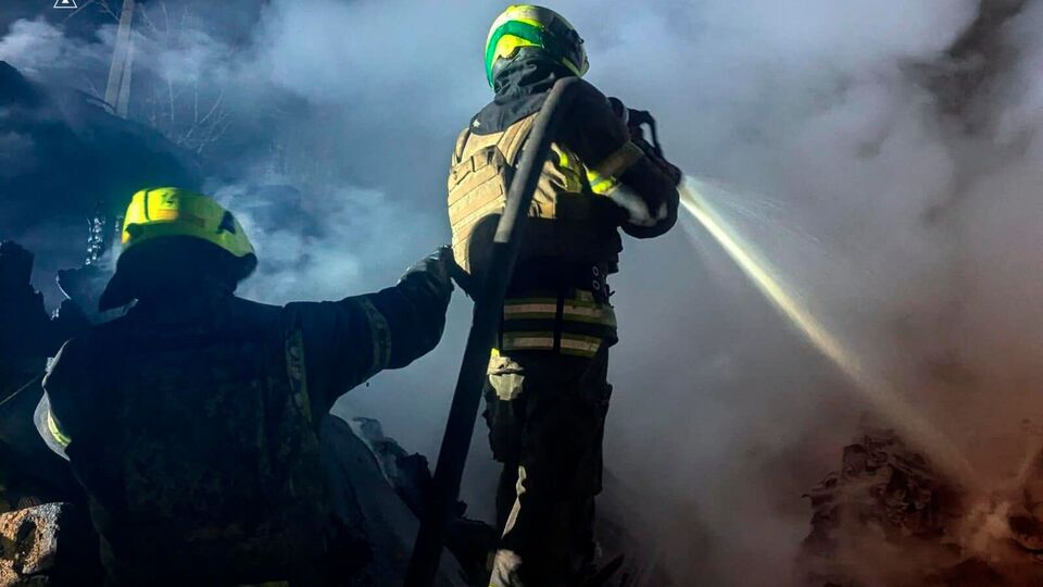 Унаслідок прильоту в Дніпрі пошкоджень зазнали п'ять підприємств і два автомобілі