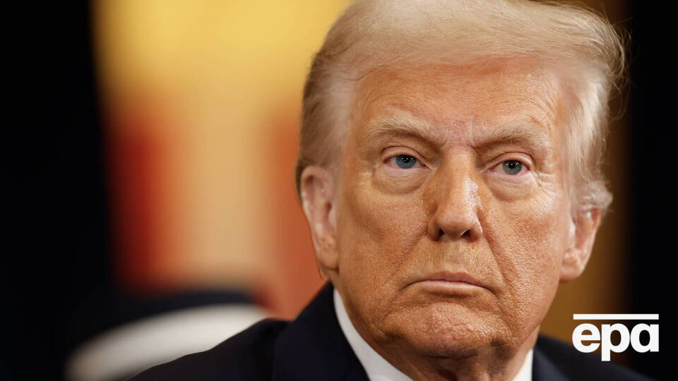 Напередодні в мережі з'явилася інформація про те, що указ Трампа поширюється на військову допомогу Україні