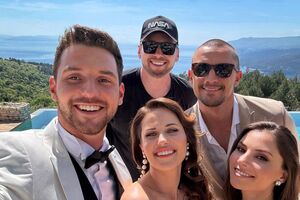 Главные роли в фильме Комаровского исполнили Денисенко, Цимбалюк, Хижняк и Текучев