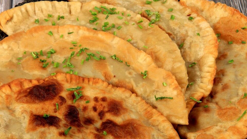 Эти ленивые чебуреки имеют по 180–200 калорий