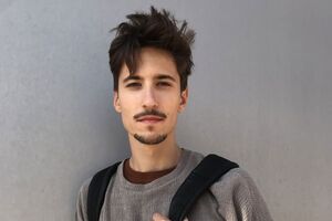 Чопоров: Когда на сцене, то на тебе всегда маска роли. А когда обращаешься к сердцу другого человека, это в тысячи раз тяжелее