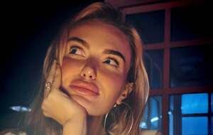 Камінська живе за кордоном