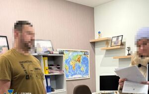 Спочатку товар потрапляв на Близький Схід, а звідти його доправляли у РФ, стверджує слідство