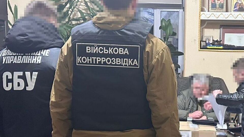 222 особи дістали повідомлення про підозру, 85 із них – затримано