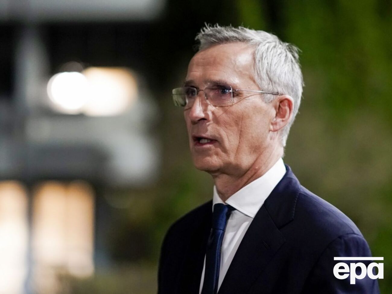 Війна завершиться швидше, якщо продовжити тиск на РФ, а Україна отримає більше зброї й зобов'язань від союзників, вважає колишній генсек НАТО