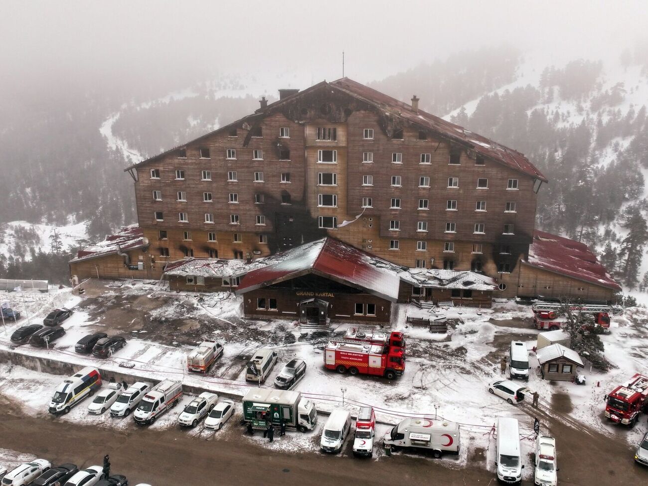 Расследование экспертной комиссии с участием семи специалистов продолжается, сообщил Тунч