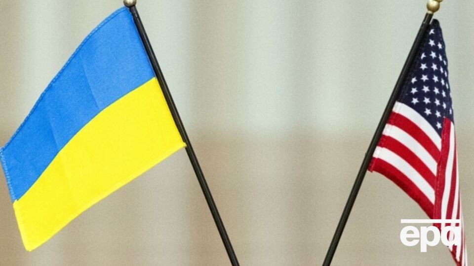 Посадовцям наказали терміново покинути будівлю й залишатися на зв'язку, зазначають джерела The Washington Post