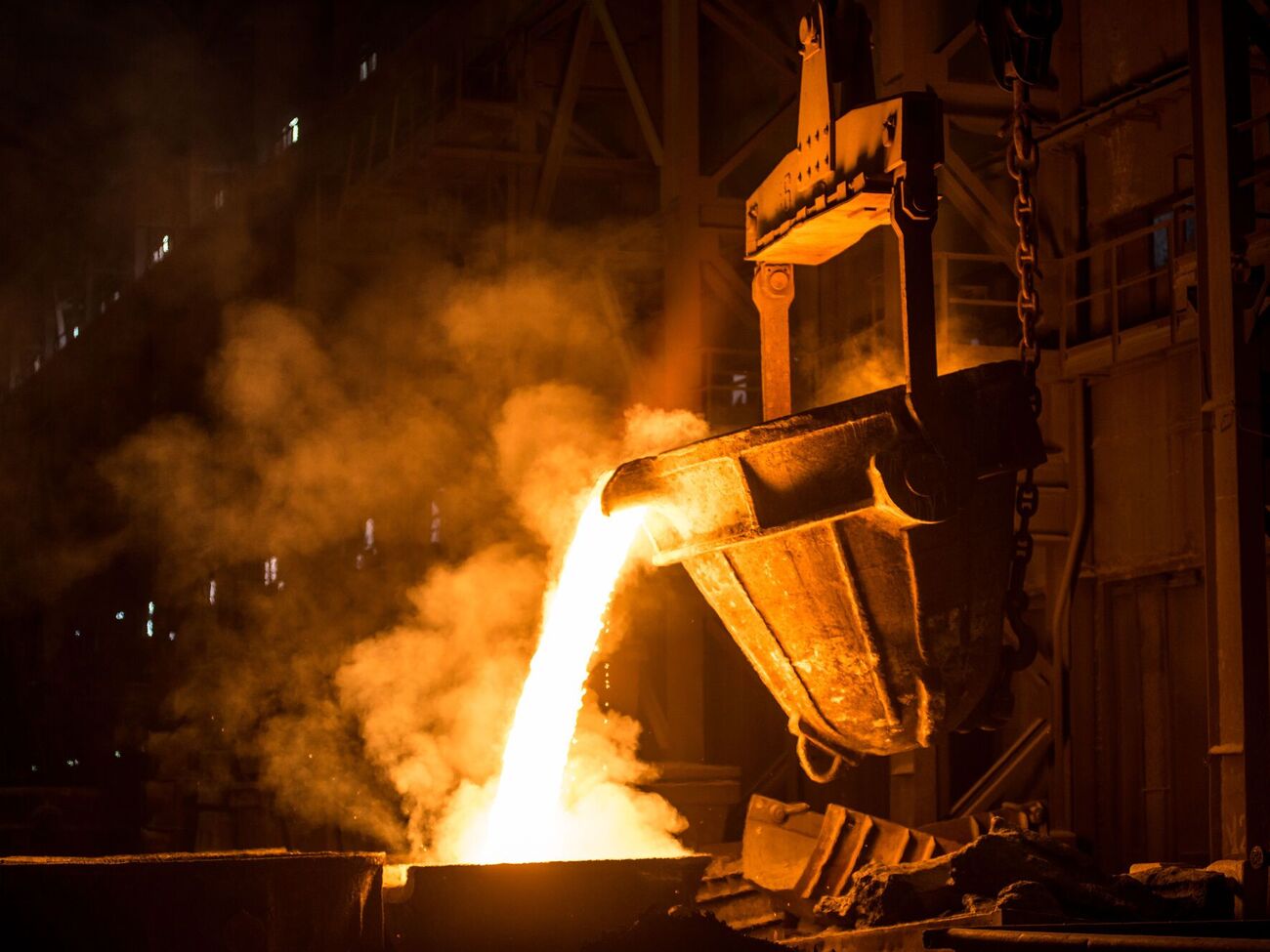 Російська агресія найбільше вдарила по промислово розвинених регіонах України, ідеться у статті "РБК-Україна"