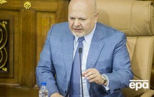 Хан зазначив, що запит на арешт пов'язаний, зокрема, з обмеженням прав жінок