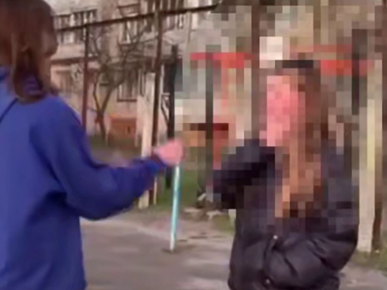 По информации полиции, девушки позвали на прогулку потерпевшую, а впоследствии между ними начался конфликт