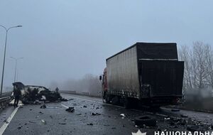 В полиции сообщили, что водители грузовика и внедорожника, а также ребенок, который находился в Lexus, с телесными повреждениями госпитализированы