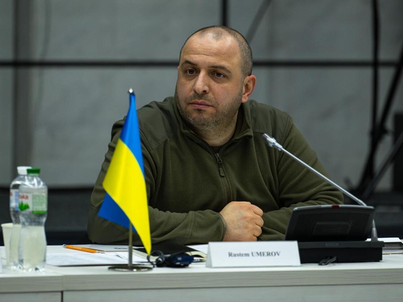 Умєров заявив, що ухвалив рішення "усунути всіх, хто провалив роботу" щодо закупівлі зброї