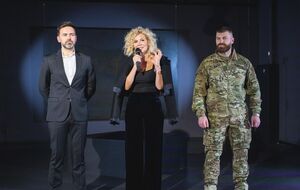 Куратор перформанса и соучредитель Art Ukraine Gallery Заболотная подчеркнула, что "искусство объединяет и вдохновляет"