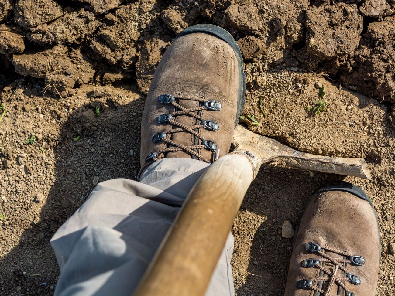 Ґрунт потрібно перекопати