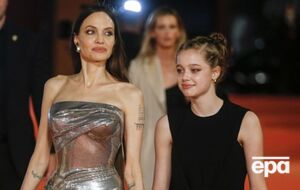 Достигнув 18-летия, Шайло оставила фамилию матери, отказавшись от фамилии отца