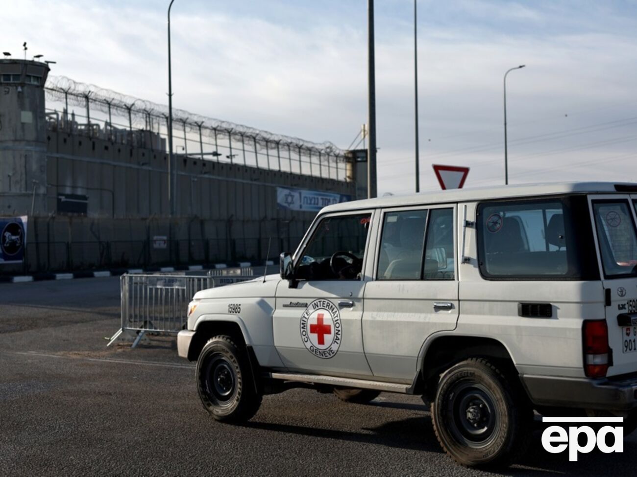 ХАМАС та Ізраїль продовжують обмін заручників на ув'язнених