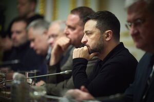 Зеленский: Я сфокусирован на военной помощи Украине, она не остановлена