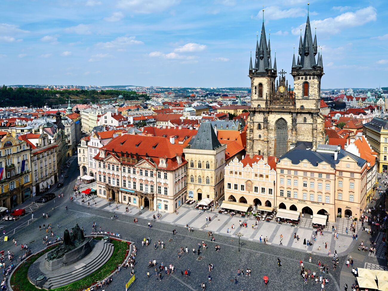 В Праге готовятся обсудить создание центров для украинцев