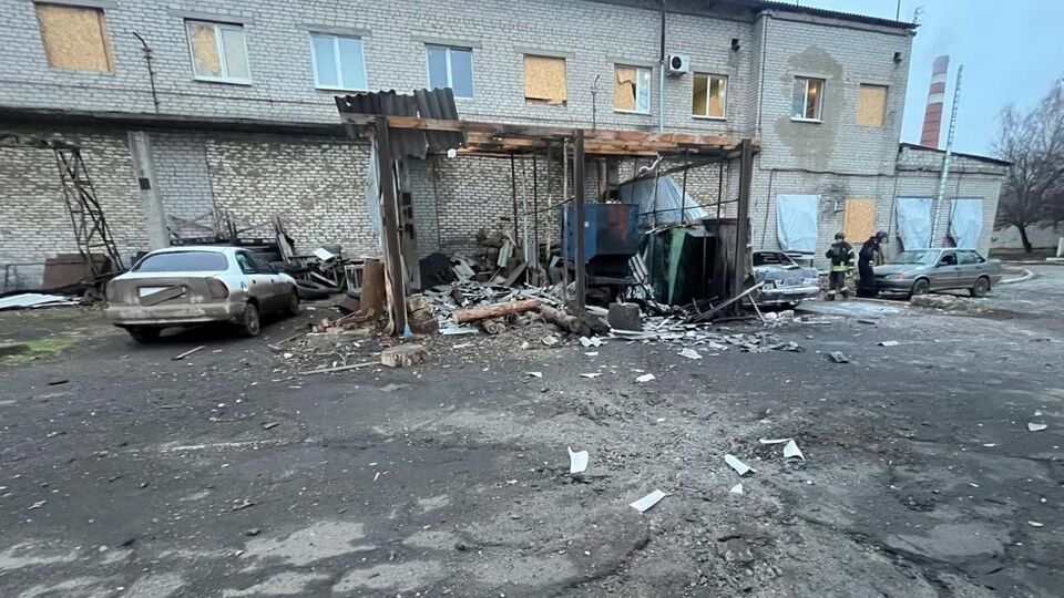 Ворожий снаряд поцілив по території пожежної частини