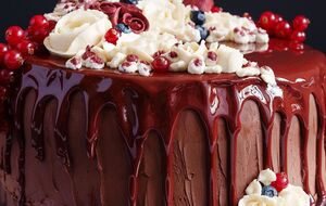 Для глазури вам понадобятся какао, сахар и вода