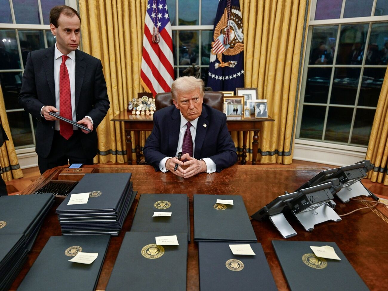 Трамп заявил, что запрет президента Колумбии на прием рейсов с мигрантами "поставил под угрозу национальную безопасность США"