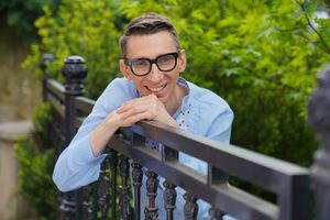 Соломка: Но если артистка, песни которой не знает никто, считает себя королевой, нужно немножечко спуститься вниз