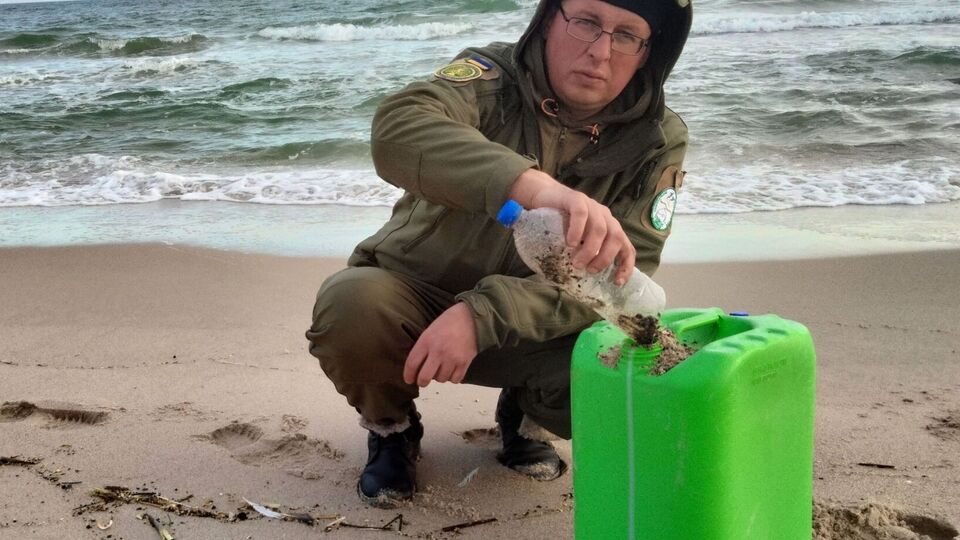 Мільйони дрібних фракцій ще дрейфує у водах північно-західної частини Чорного моря, заявив Русєв