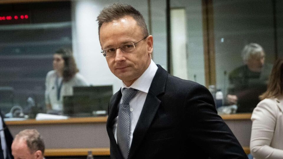 Венгерский министр обвинил Евросоюз в поощрении Украины к "крайне наглому" поведению