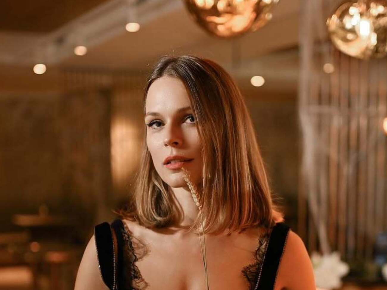 В 2013 году Фреймут принимала участие в спектакле Cirque du Soleil в роли Белой певицы