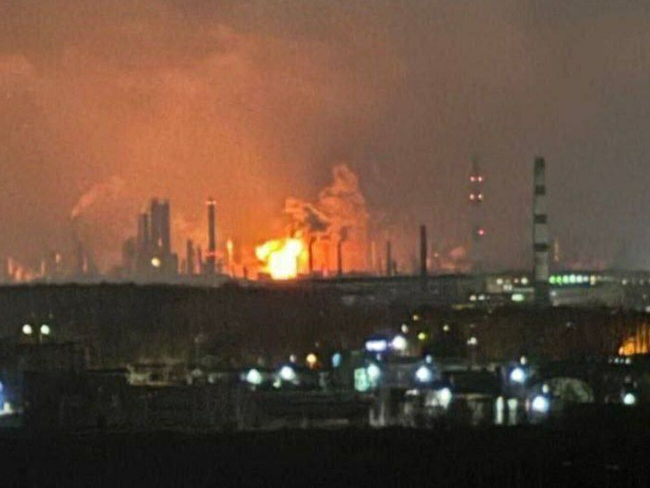 Источники агентства сообщили, что из-за поврежденного оборудования Рязанский НПЗ не может отгружать нефтепродукты