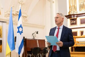 То, что касается передачи оружия, целиком и полностью находится в ведении армии и минобороны Израиля, отметил Бродский