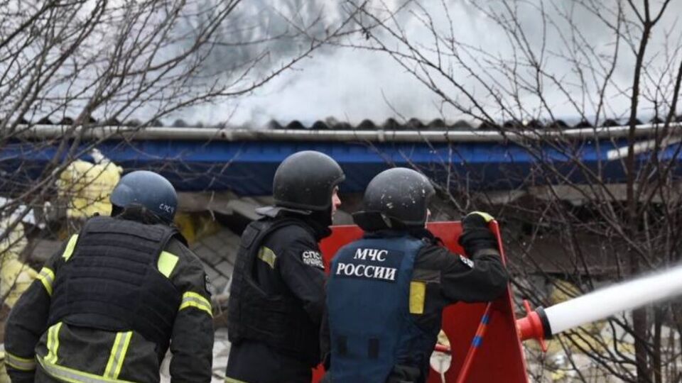 Мер Бєлгорода показав на місці НП людей у бронежилетах