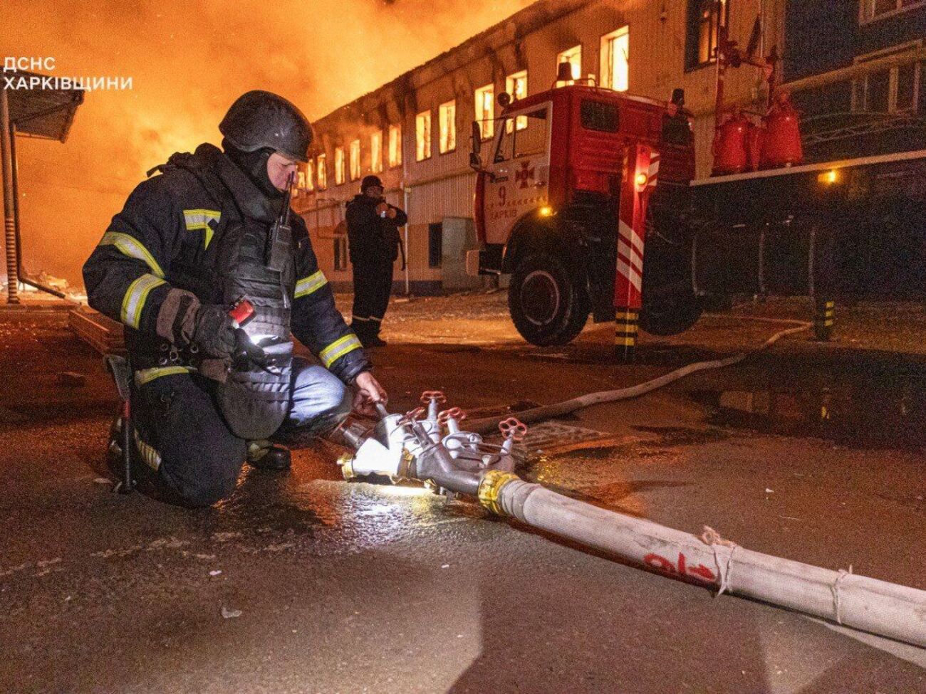 Горіли виробничі приміщення цивільного підприємства, зазначили у ДСНС