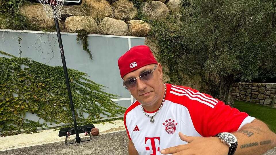 Потап устроил перформанс в Испании