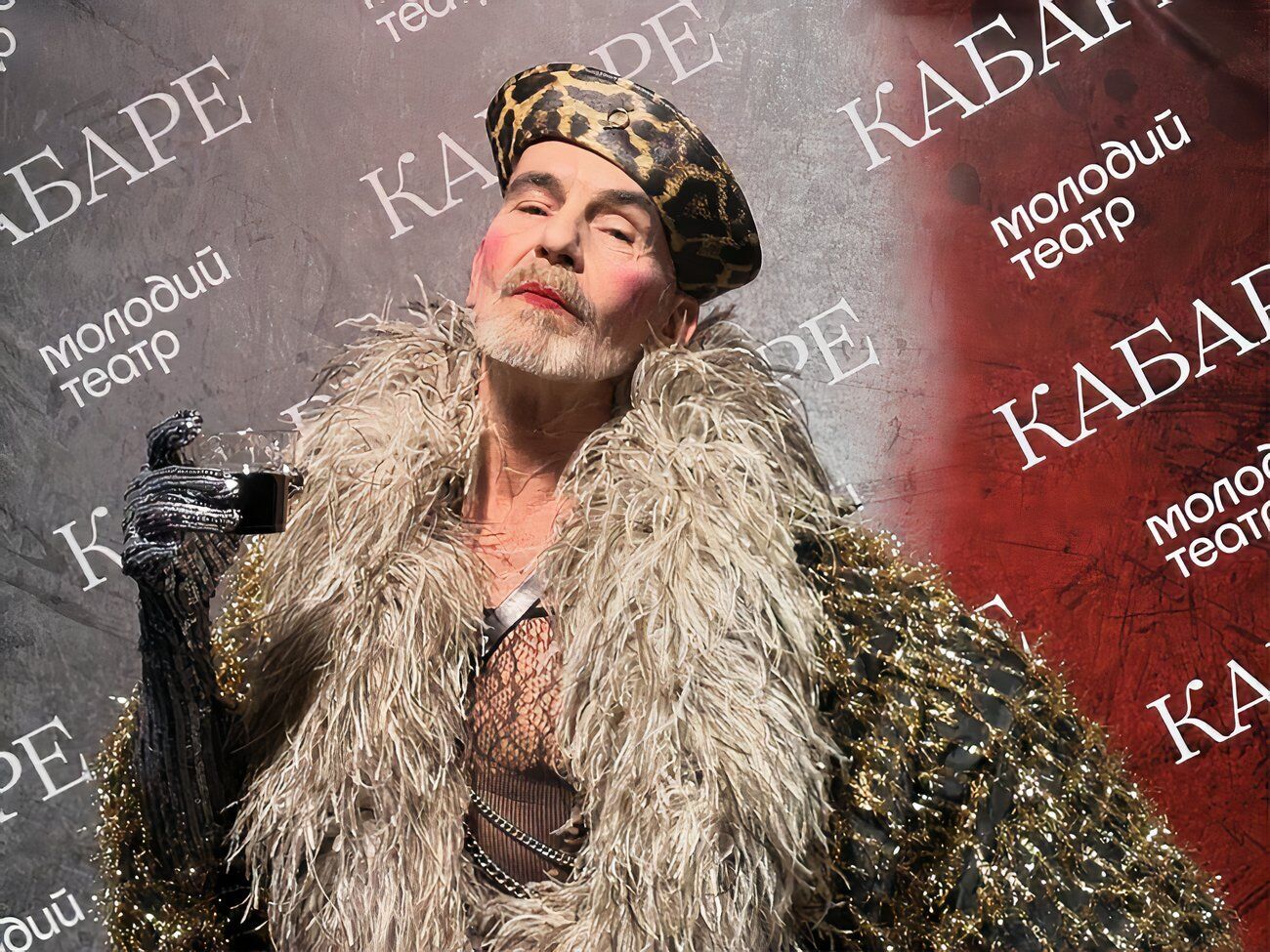 Уайлд появился в экстравагантном образе на спектакле