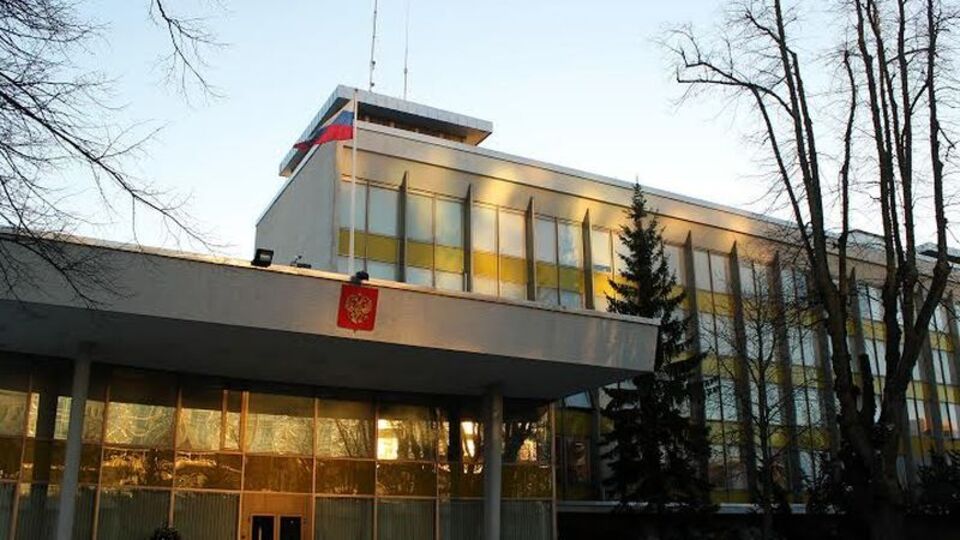 У посольстві РФ заявили, що чоловік раніше вже робив спроби нападу