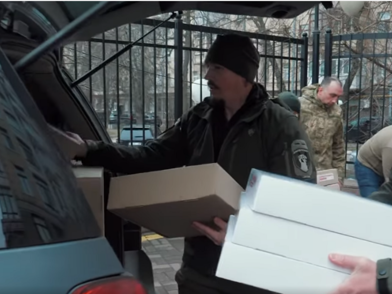 "Українська команда" передала дрони бійцям ЗСУ