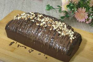 Выпекайте кекс в разогретой до 180 °С духовке в течение 50 минут