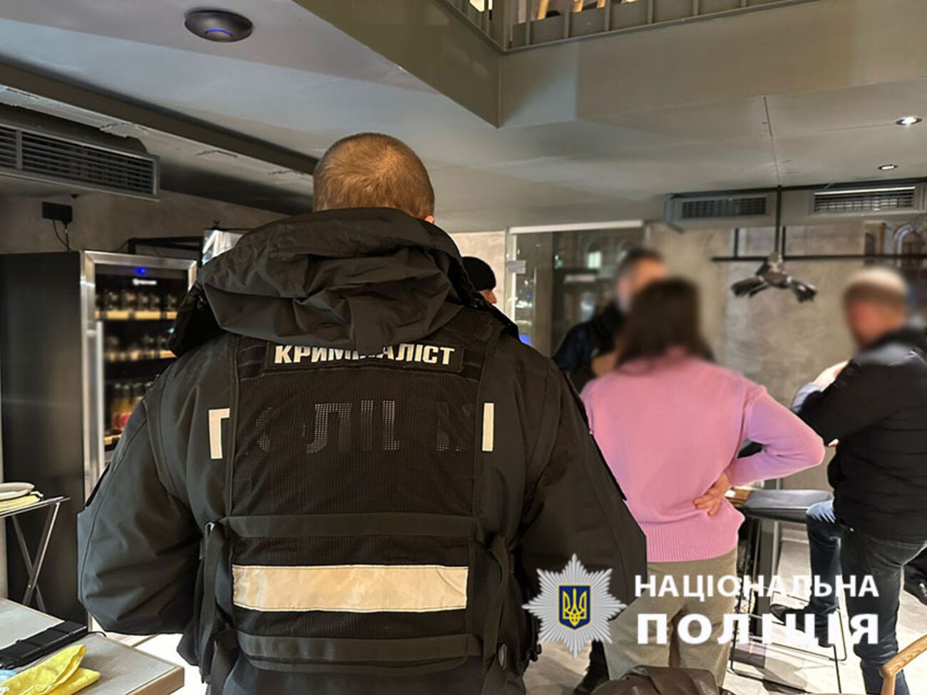 Невідомий вистрілив у 68-річного чоловіка, розповіли в поліції Києва